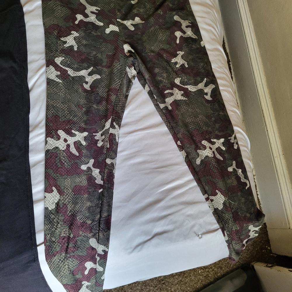 Camo leggings